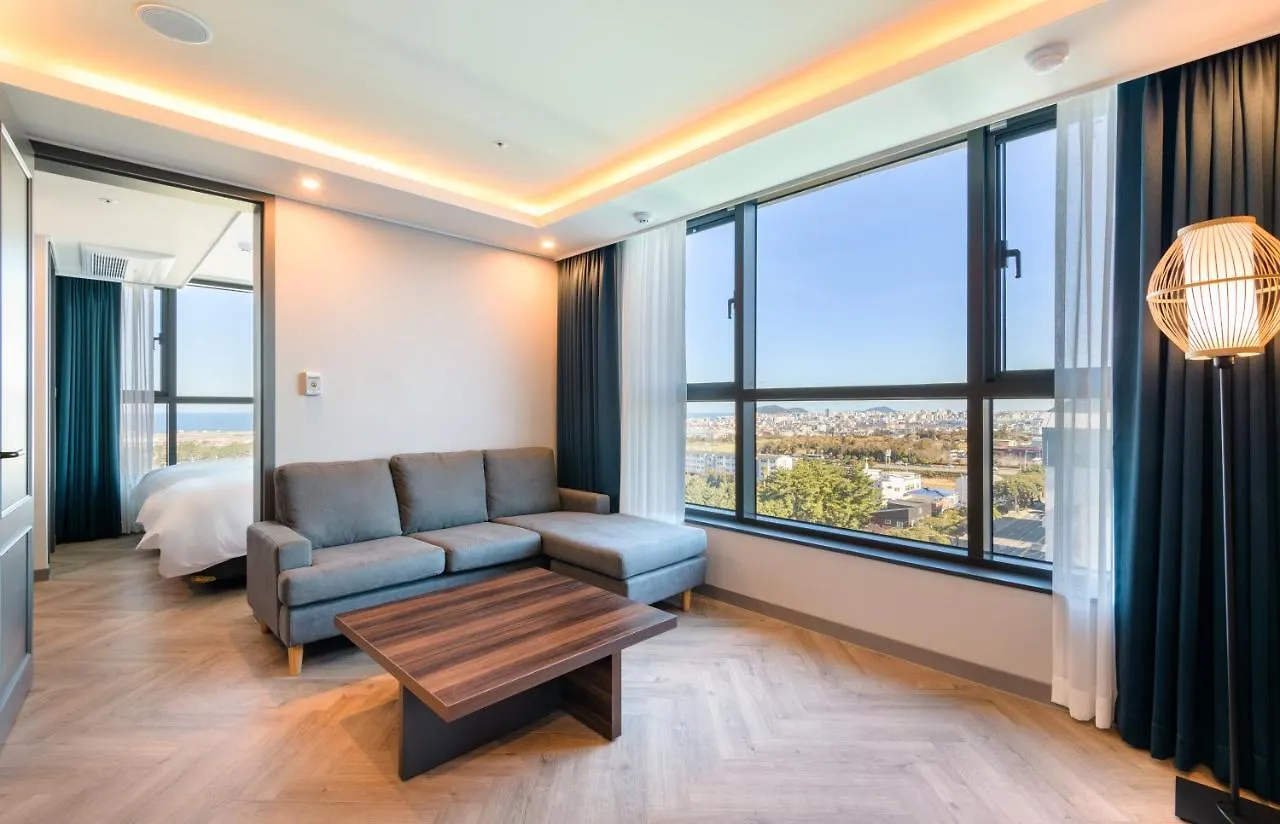 Ventimo Hotel & Residence 済州市 4*,